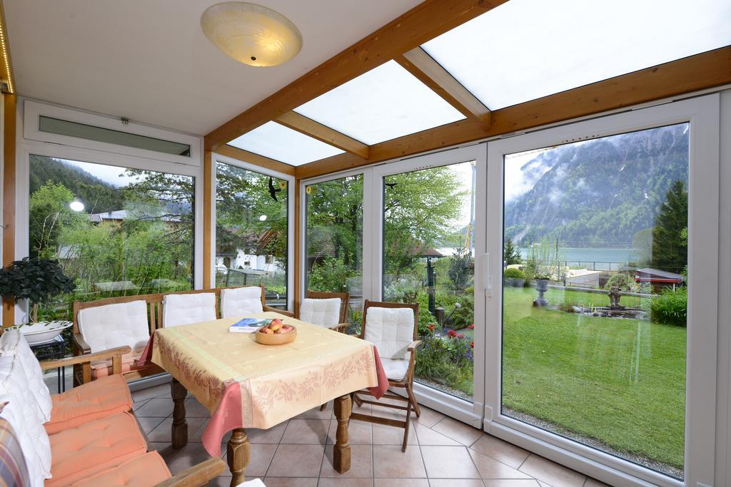 Antares Am See Maurach  Room photo