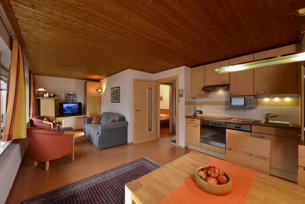 Antares Am See Maurach  Room photo