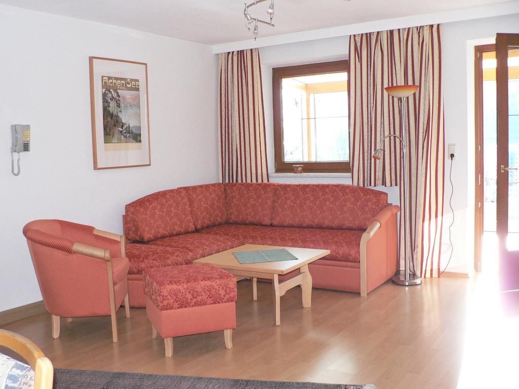 Antares Am See Maurach  Room photo